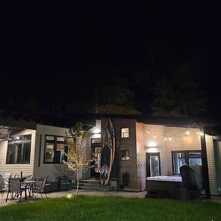 Luxe Lake Cabin Hot Tub Grill Firepit Ev Charger Onalaska Extérieur photo