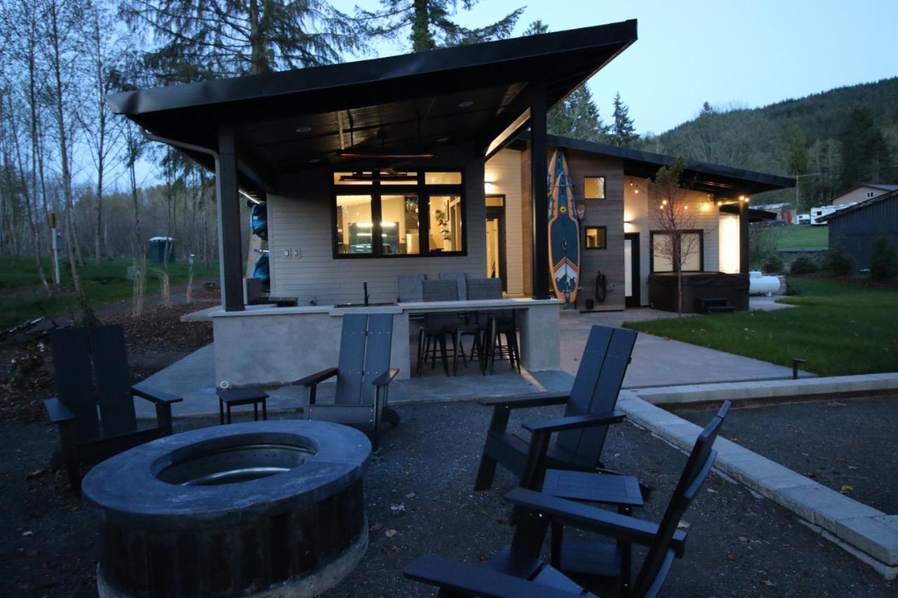 Luxe Lake Cabin Hot Tub Grill Firepit Ev Charger Onalaska Extérieur photo