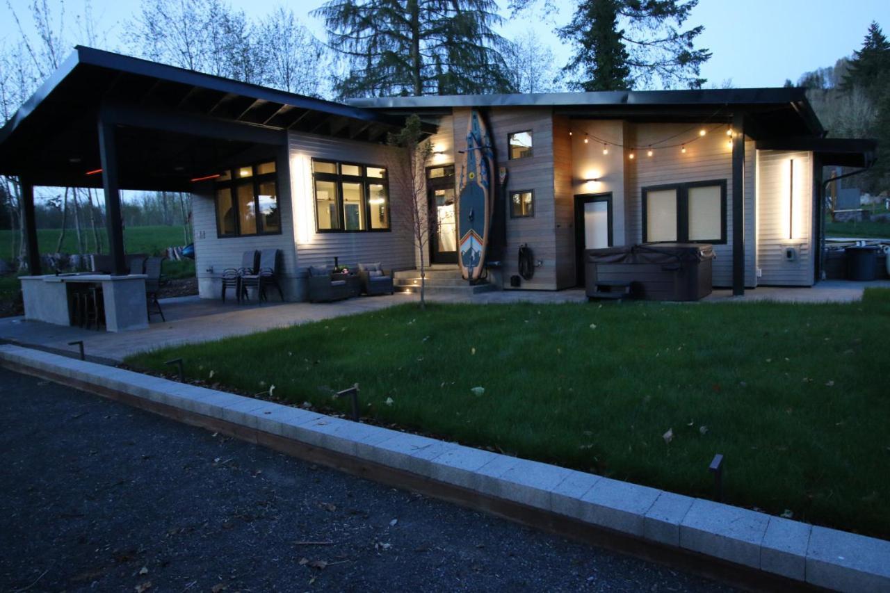 Luxe Lake Cabin Hot Tub Grill Firepit Ev Charger Onalaska Extérieur photo