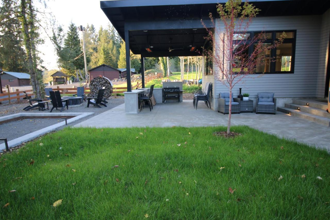 Luxe Lake Cabin Hot Tub Grill Firepit Ev Charger Onalaska Extérieur photo