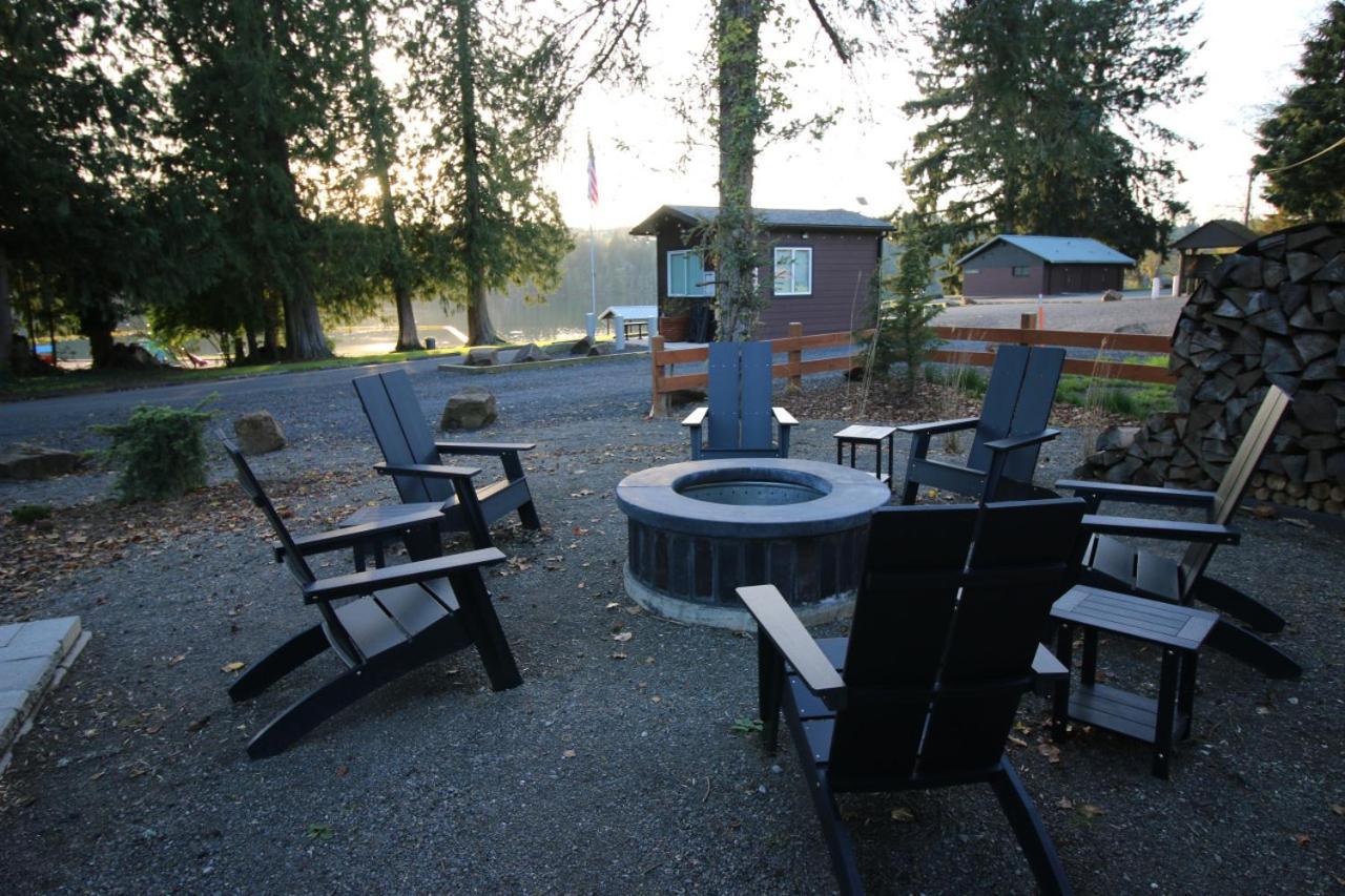 Luxe Lake Cabin Hot Tub Grill Firepit Ev Charger Onalaska Extérieur photo
